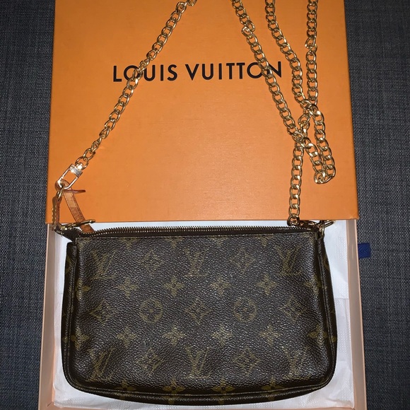 Louis Vuitton Handbags - LOUIS VUITTON POCHETTE BAG (pochette accessoires in monogram brown) AUTHENTIC